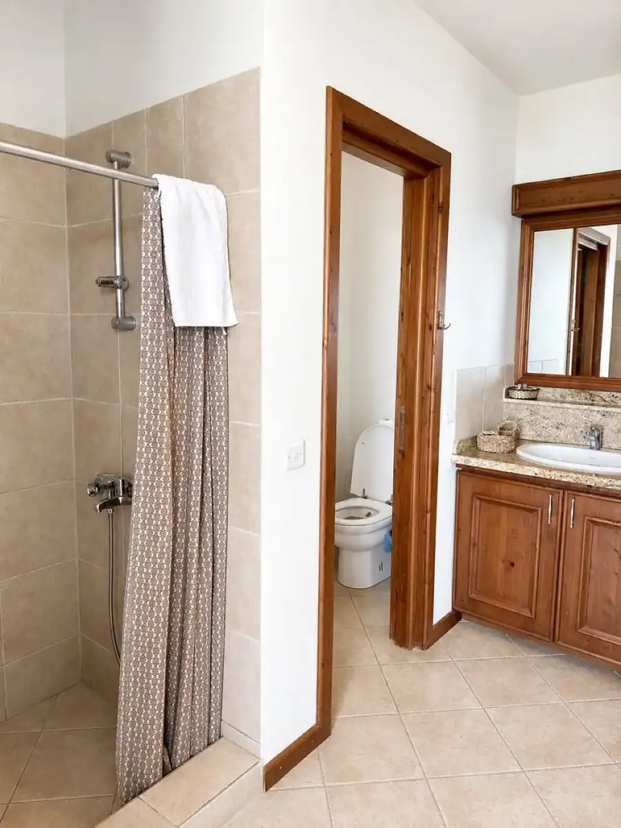 Garden View Hotel Room bathroom